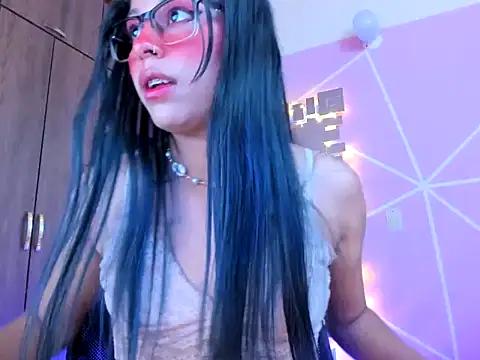 Snapshot of _ALLYSON18_ chatting on March 18, 2025, 5:44 pm ALLYSON18 online show from March 18, 2025, 5:44 pm