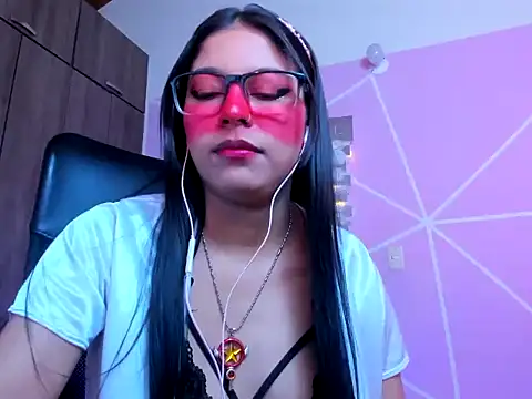 Snapshot of _ALLYSON18_ chatting on November 29, 2025, 11:43 am ALLYSON18 online show from November 29, 2025, 11:43 am