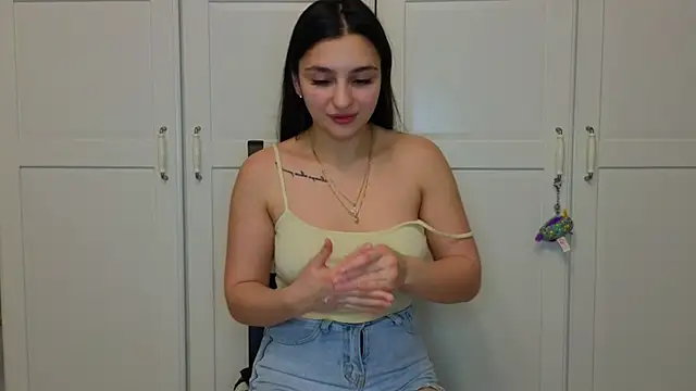 Niki anlove online show from November 19, 2025, 10:21 pm