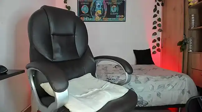 Snapshot of mikee_scooth chatting on February 25, 2025, 9:53 am mikee scooth online show from February 25, 2025, 9:53 am