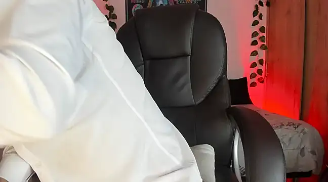 Snapshot of mikee_scooth chatting on February 26, 2025, 7:34 am mikee scooth online show from February 26, 2025, 7:34 am