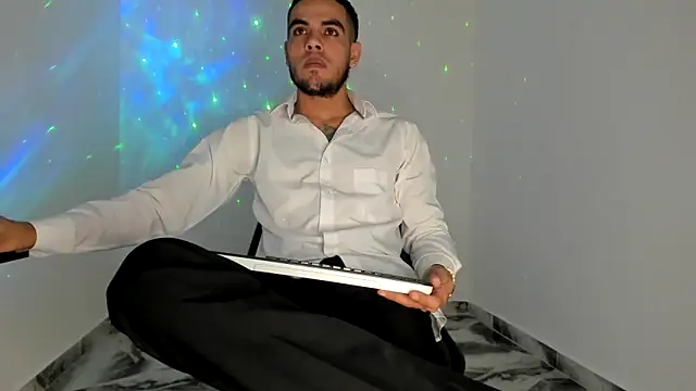 mikee scooth online show from April 10, 2026, 10:06 pm