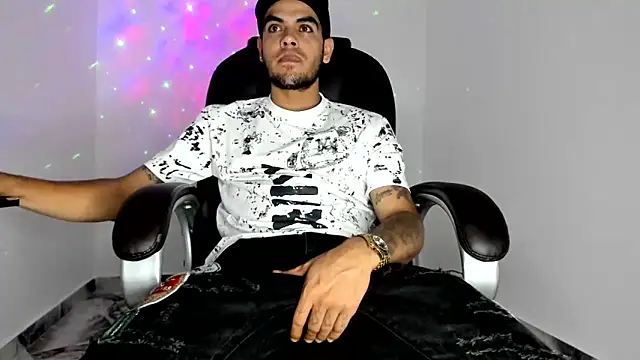 Snapshot of mikee_scooth chatting on June 11, 2026, 8:22 am mikee scooth online show from June 11, 2026, 8:22 am