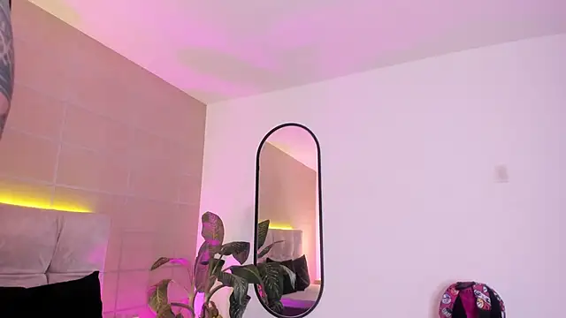 Snapshot of Karito-28 chatting on December 5, 2025, 2:15 pm Karito-28 online show from December 5, 2025, 2:15 pm