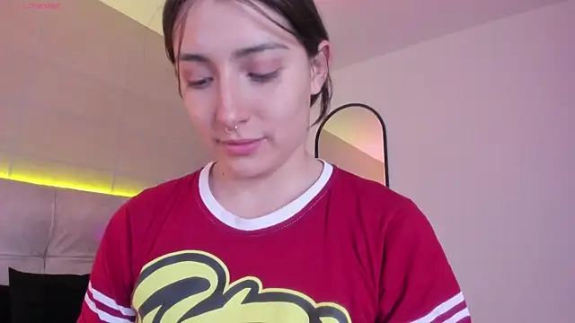 Snapshot of Karito-28 chatting on November 7, 2025, 1:04 pm Karito-28 online show from November 7, 2025, 1:04 pm