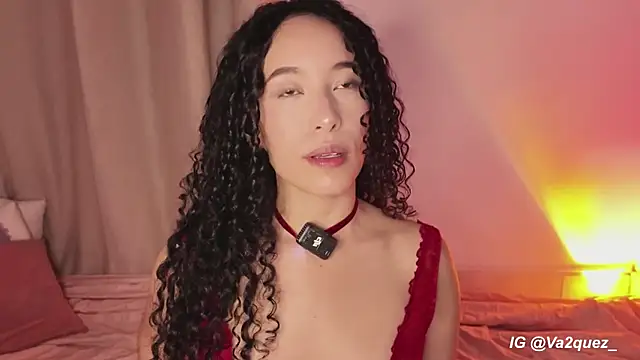 Heyloreley online show from April 12, 2026, 3:21 am