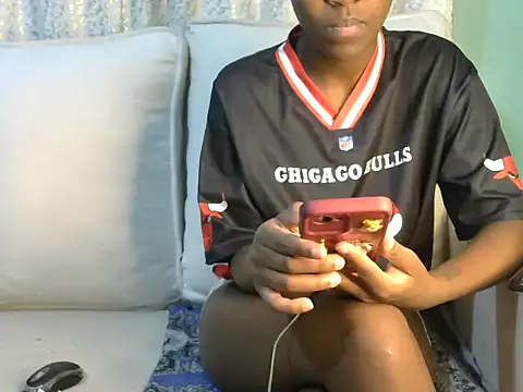 Caryyyl online show from November 14, 2025, 2:32 pm