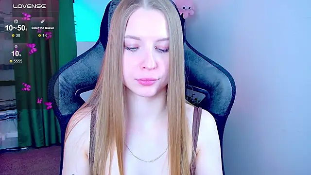 CuteMousee online show from April 9, 2026, 11:49 am