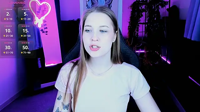 Snapshot of CuteMousee chatting on November 8, 2025, 9:24 am CuteMousee online show from November 8, 2025, 9:24 am