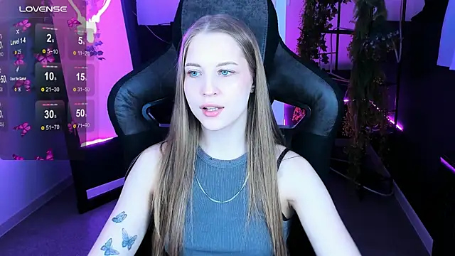 Snapshot of CuteMousee chatting on October 24, 2025, 8:46 am CuteMousee online show from October 24, 2025, 8:46 am