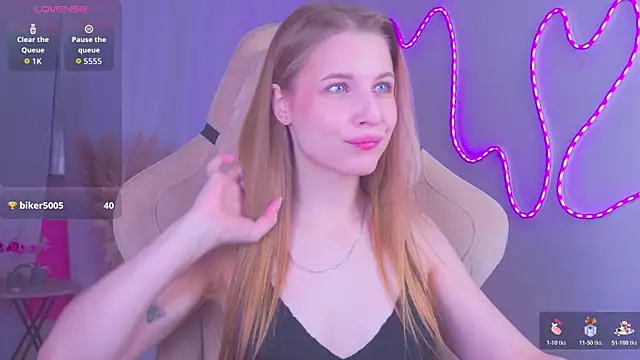 Snapshot of CuteMousee chatting on November 3, 2025, 6:18 am CuteMousee online show from November 3, 2025, 6:18 am