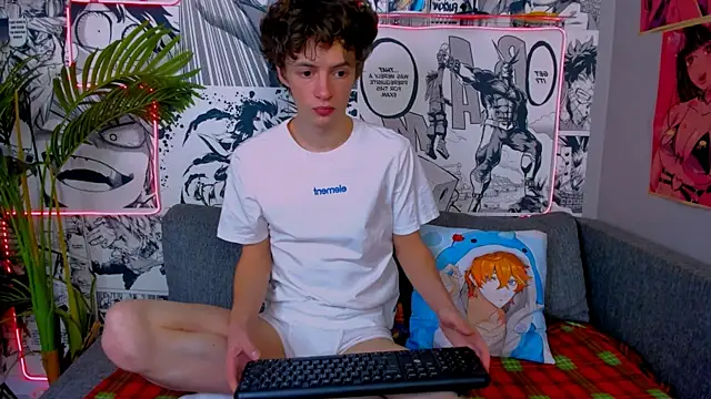 LukeSweet online show from April 10, 2026, 2:24 pm