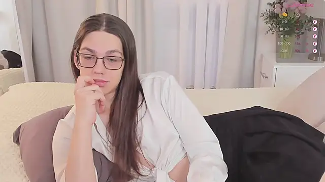 Snapshot of Alfreda_Mills chatting on December 4, 2025, 10:36 am Alfreda Mills online show from December 4, 2025, 10:36 am