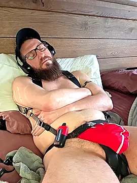 Icebearsticlese online show from February 9, 2026, 3:10 pm