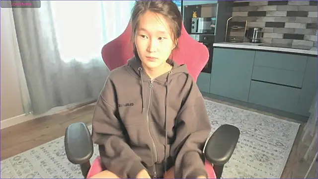 sweetiebunny22 online show from April 3, 2026, 12:22 pm