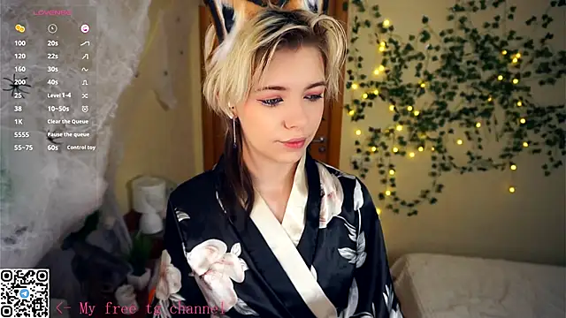 Snapshot of EngelAlman chatting on November 1, 2025, 6:08 am EngelAlman online show from November 1, 2025, 6:08 am