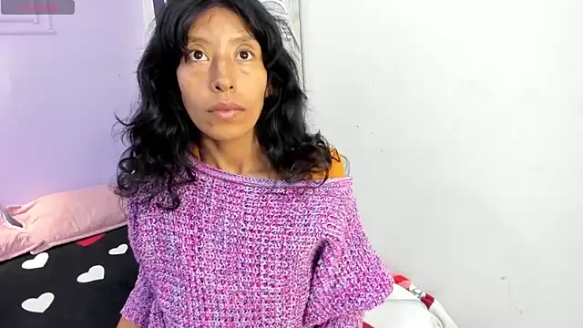 Snapshot of karolinee_66_ chatting on December 4, 2025, 3:27 am karolinee 66 online show from December 4, 2025, 3:27 am