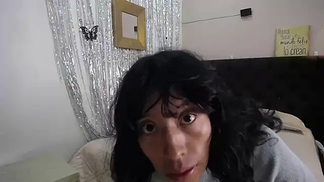 karolinee 66  online show from January 11, 2026, 3:24 am