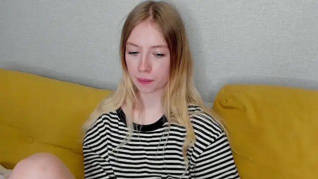 Snapshot of minidivaa_ chatting on February 26, 2025, 7:10 pm minidivaa online show from February 26, 2025, 7:10 pm