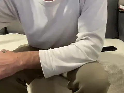 4small4inchlol online show from March 7, 2026, 12:50 am