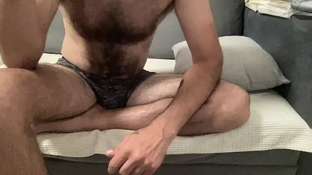 4small4inchlol online show from July 16, 2026, 11:35 pm