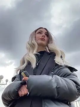 Snapshot of SandraCarter chatting on March 21, 2025, 12:06 pm SandraCarter online show from March 21, 2025, 12:06 pm