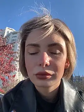 Snapshot of SandraCarter chatting on November 3, 2025, 7:02 am SandraCarter online show from November 3, 2025, 7:02 am