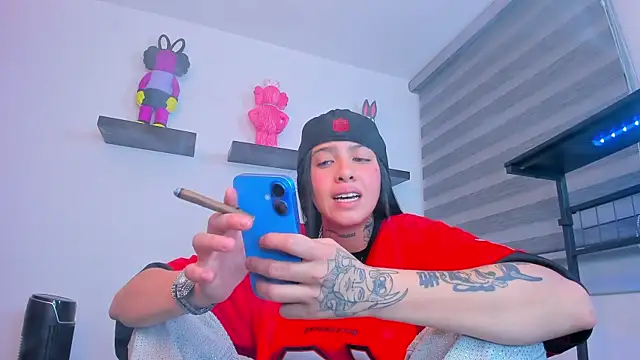 Gangster Girl online show from November 12, 2025, 1:43 am