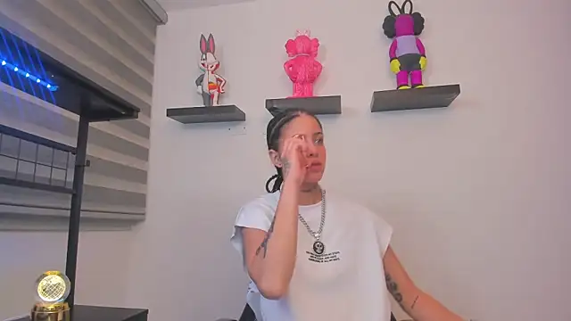 Gangster Girl online show from May 22, 2026, 11:47 pm