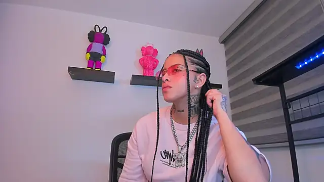 Gangster Girl online show from December 23, 2025, 4:12 am