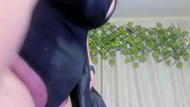 Rachel Dubois online show from October 31, 2025, 1:02 am