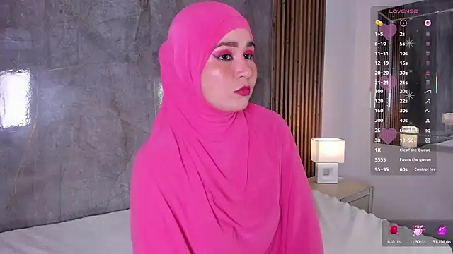 Snapshot of SamiQuest chatting on November 9, 2025, 3:21 am SamiQuest online show from November 9, 2025, 3:21 am