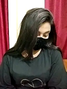 Snapshot of Myra-sen chatting on April 22, 2026, 3:30 pm Myra-sen online show from April 22, 2026, 3:30 pm