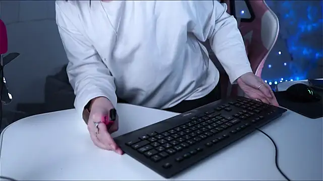 Snapshot of Lana__May chatting on March 9, 2025, 6:11 pm Lana May online show from March 9, 2025, 6:11 pm