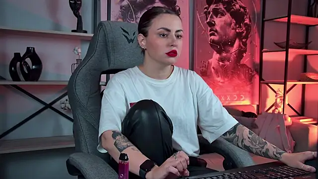 Snapshot of Lana__May chatting on October 2, 2025, 8:29 am Lana May online show from October 2, 2025, 8:29 am