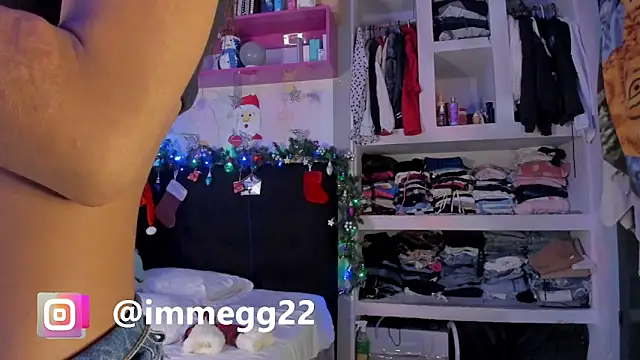 Snapshot of meganthompsonn22 chatting on December 7, 2024, 5:54 am meganthompsonn22 online show from December 7, 2024, 5:54 am