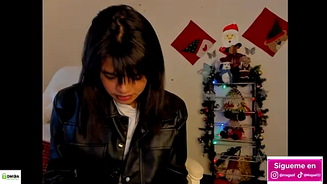 meganthompsonn22 online show from November 27, 2025, 1:06 am