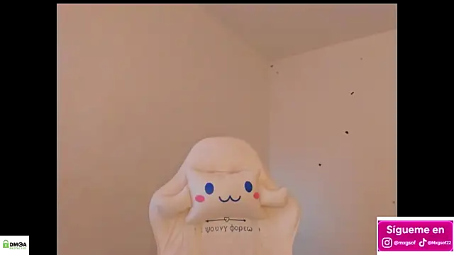 meganthompsonn22 online show from November 11, 2025, 12:22 pm