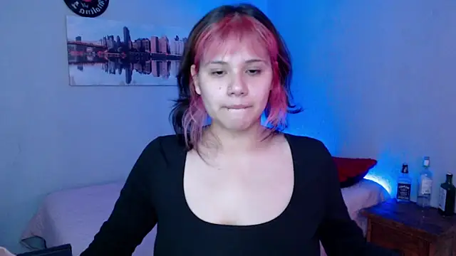 mixie cute online show from March 7, 2025, 8:22 pm