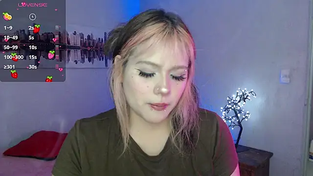 mixie cute online show from December 3, 2024, 7:50 pm