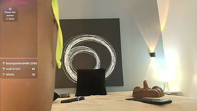 Snapshot of IssyRosse chatting on October 26, 2025, 12:00 am IssyRosse online show from October 26, 2025, 12:00 am