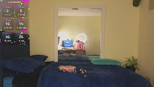 cameron cum online show from April 13, 2026, 10:08 am