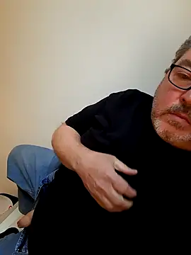 Snapshot of bluangelo chatting on January 15, 2025, 2:35 pm bluangelo online show from January 15, 2025, 2:35 pm