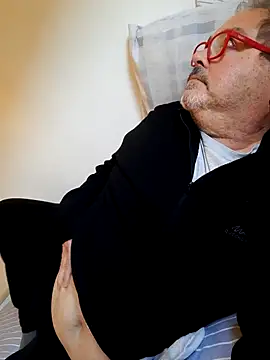 Snapshot of bluangelo chatting on March 1, 2026, 2:06 pm bluangelo online show from March 1, 2026, 2:06 pm