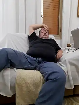 Snapshot of bluangelo chatting on March 3, 2025, 6:13 pm bluangelo online show from March 3, 2025, 6:13 pm