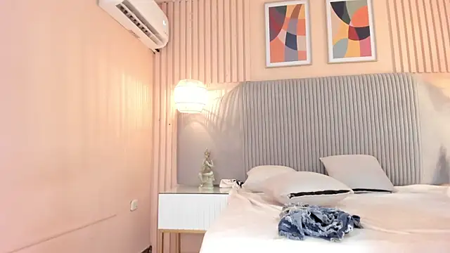 Snapshot of samyriverss chatting on November 15, 2025, 10:52 am samyriverss online show from November 15, 2025, 10:52 am