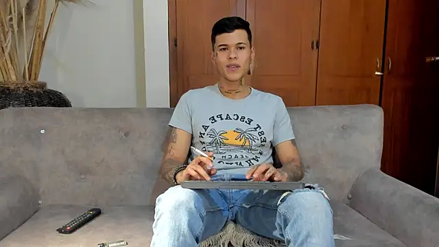 Snapshot of jamesinked_ chatting on November 9, 2025, 3:21 am jamesinked online show from November 9, 2025, 3:21 am