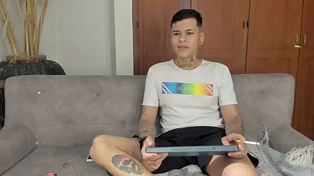 Snapshot of jamesinked_ chatting on November 29, 2025, 10:21 pm jamesinked online show from November 29, 2025, 10:21 pm