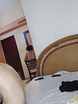 Snapshot of Milfvalesk chatting on March 7, 2025, 6:00 pm Milfvalesk online show from March 7, 2025, 6:00 pm