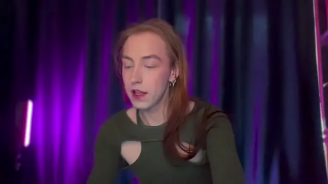 Avril Pearly  online show from February 11, 2026, 10:59 am